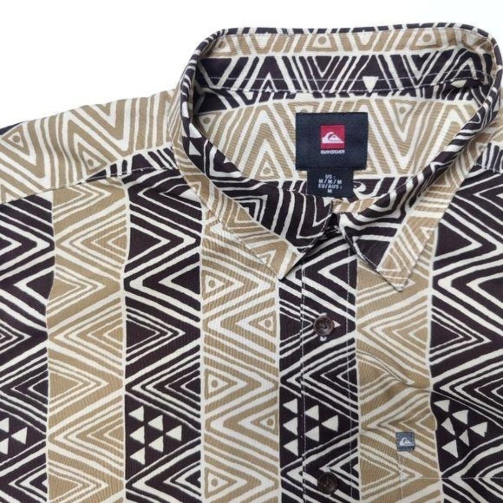 Quicksilver Men's Button Down Shirt Size Medium